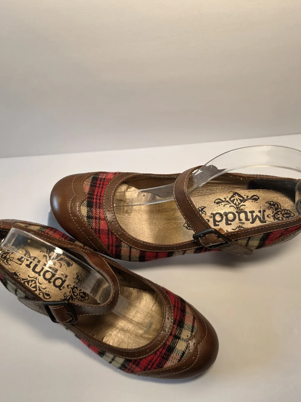 Vintage Mudd Red Plaid Mary Jane 3" Heels with Brown Leather Trim Size 7.5 - Picture 2 of 8